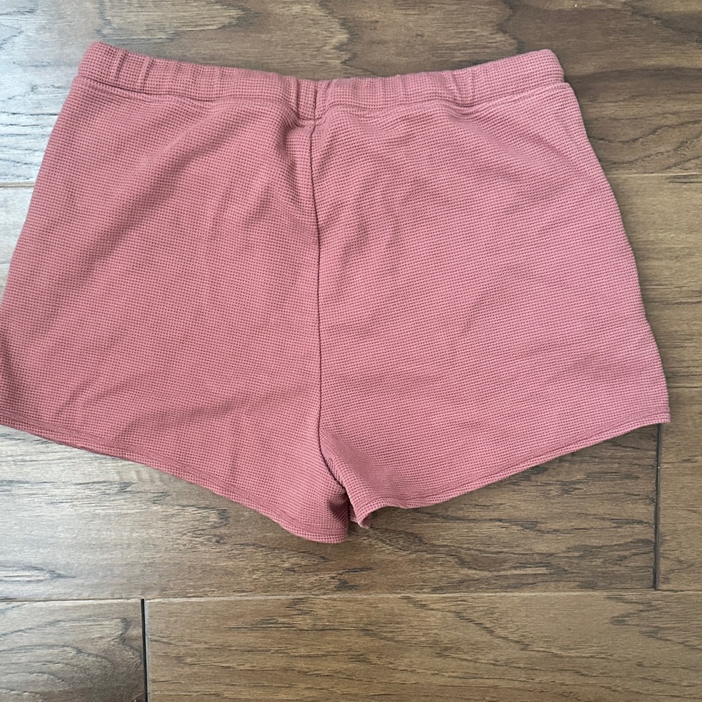 Vuori Women's Athletic Shorts in Dusty Rose - Picture 3 of 5